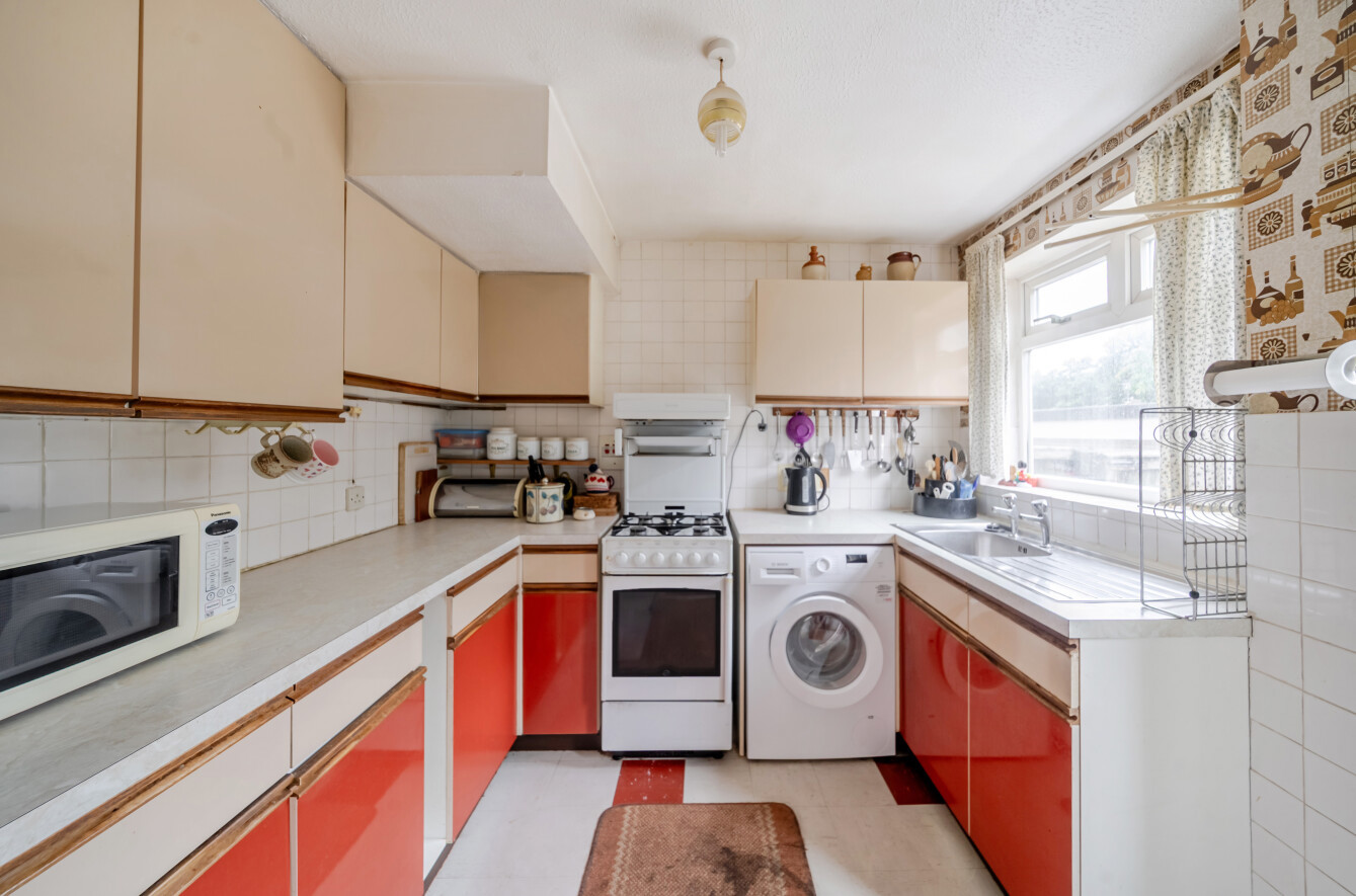 Oakwood Drive, Lordswood, Southampton, Hampshire, SO16