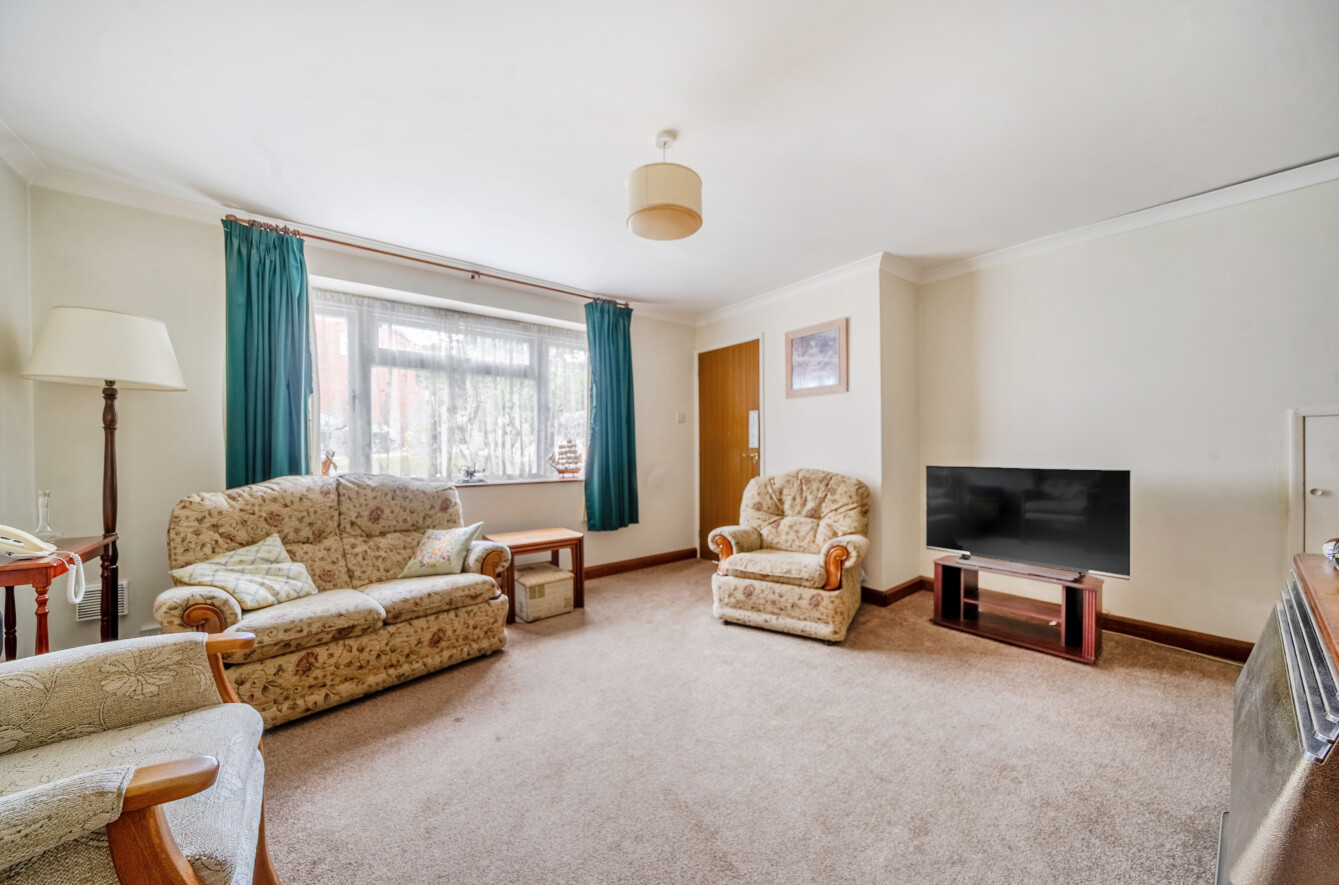 Oakwood Drive, Lordswood, Southampton, Hampshire, SO16