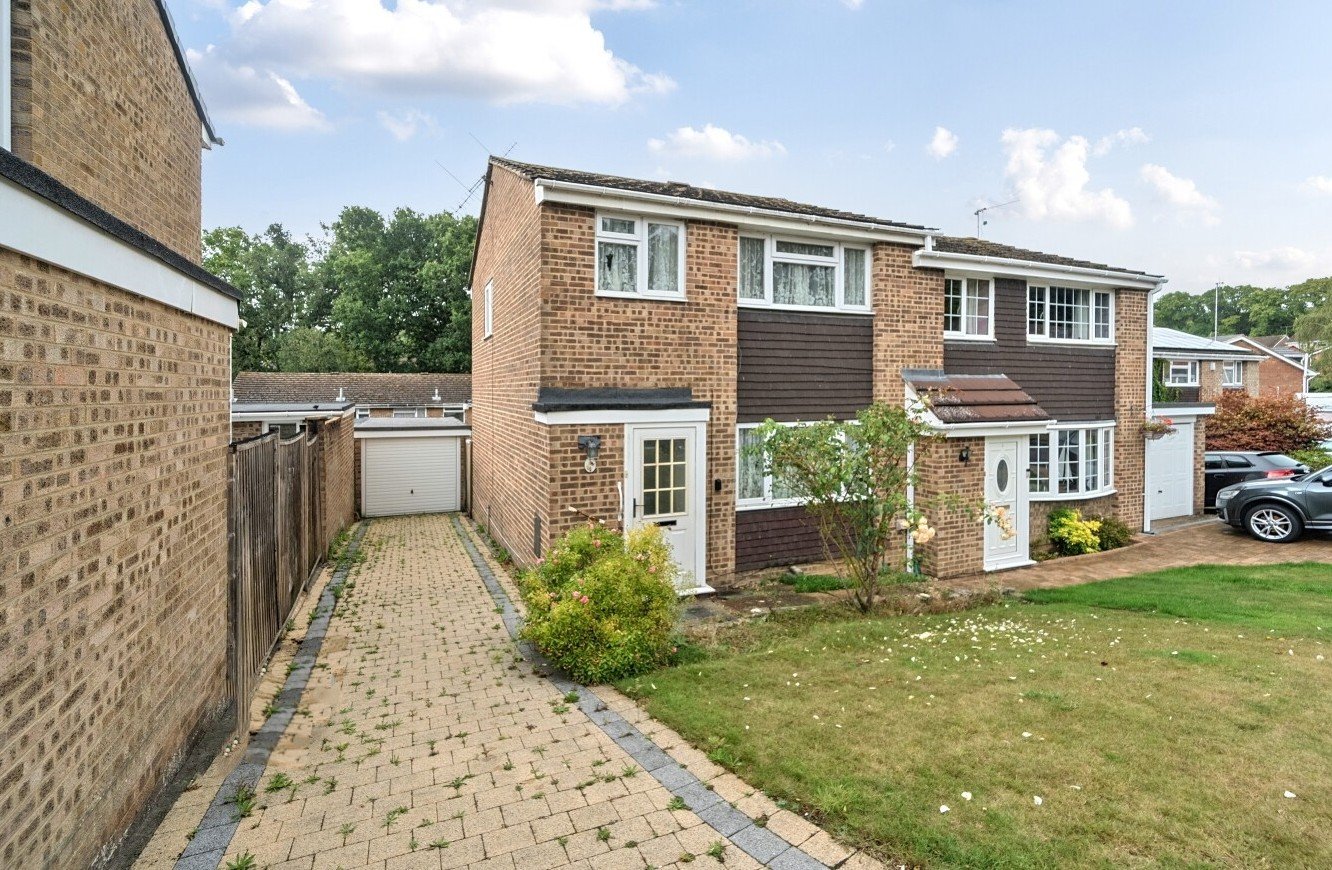 Oakwood Drive, Lordswood, Southampton, Hampshire, SO16