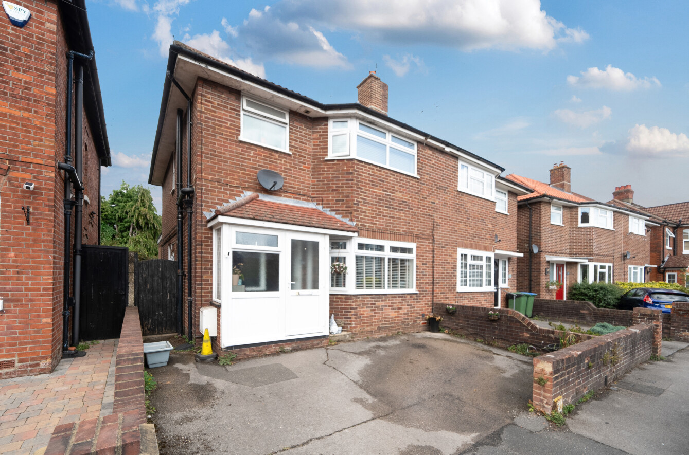 Colebrook Avenue, Upper Shirley, Southampton, Hampshire, SO15 - Charters