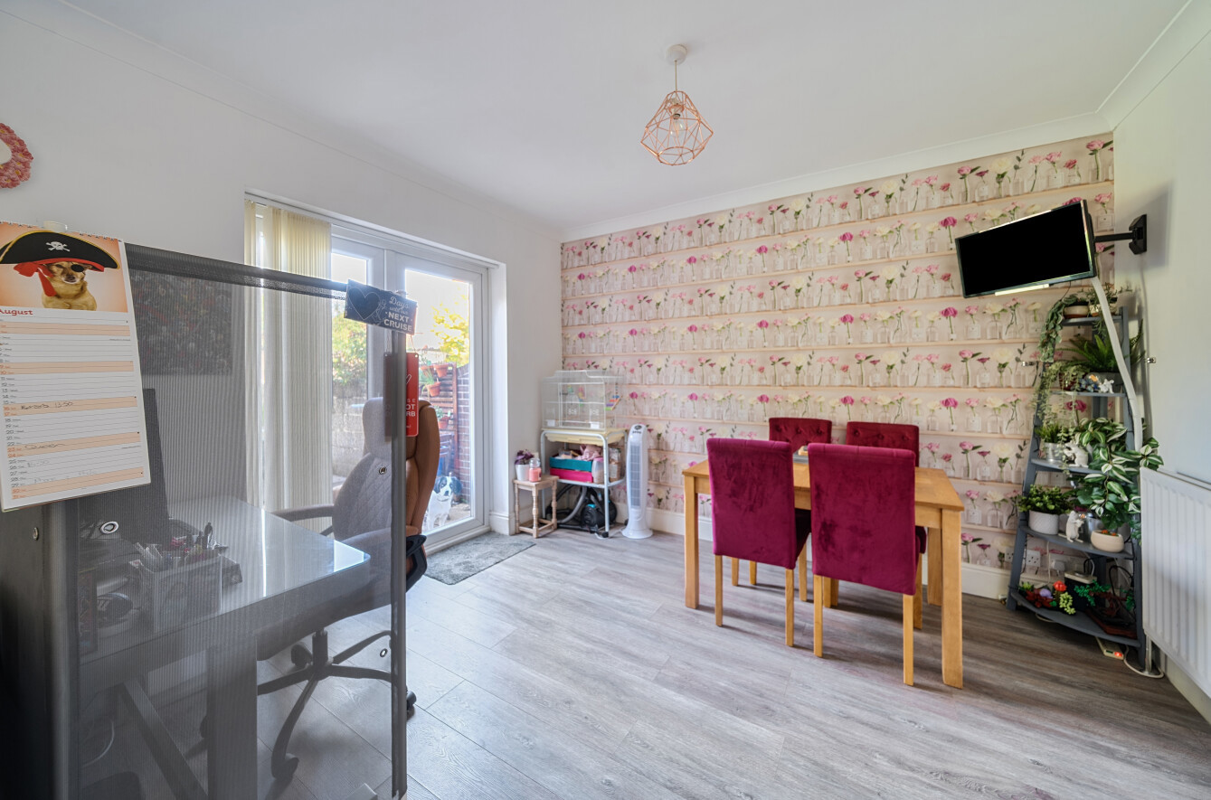 Colebrook Avenue, Upper Shirley, Southampton, Hampshire, SO15 - Charters