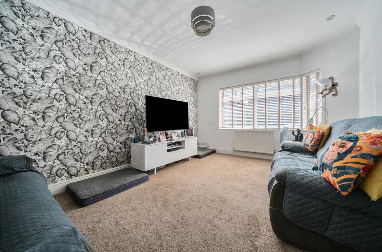 Colebrook Avenue, Upper Shirley, Southampton, Hampshire, SO15 - Charters