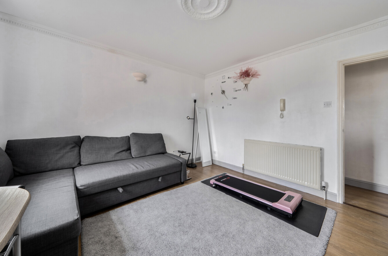 Upper Shirley Avenue, Upper Shirley, Southampton, Hampshire, SO15 - Charters