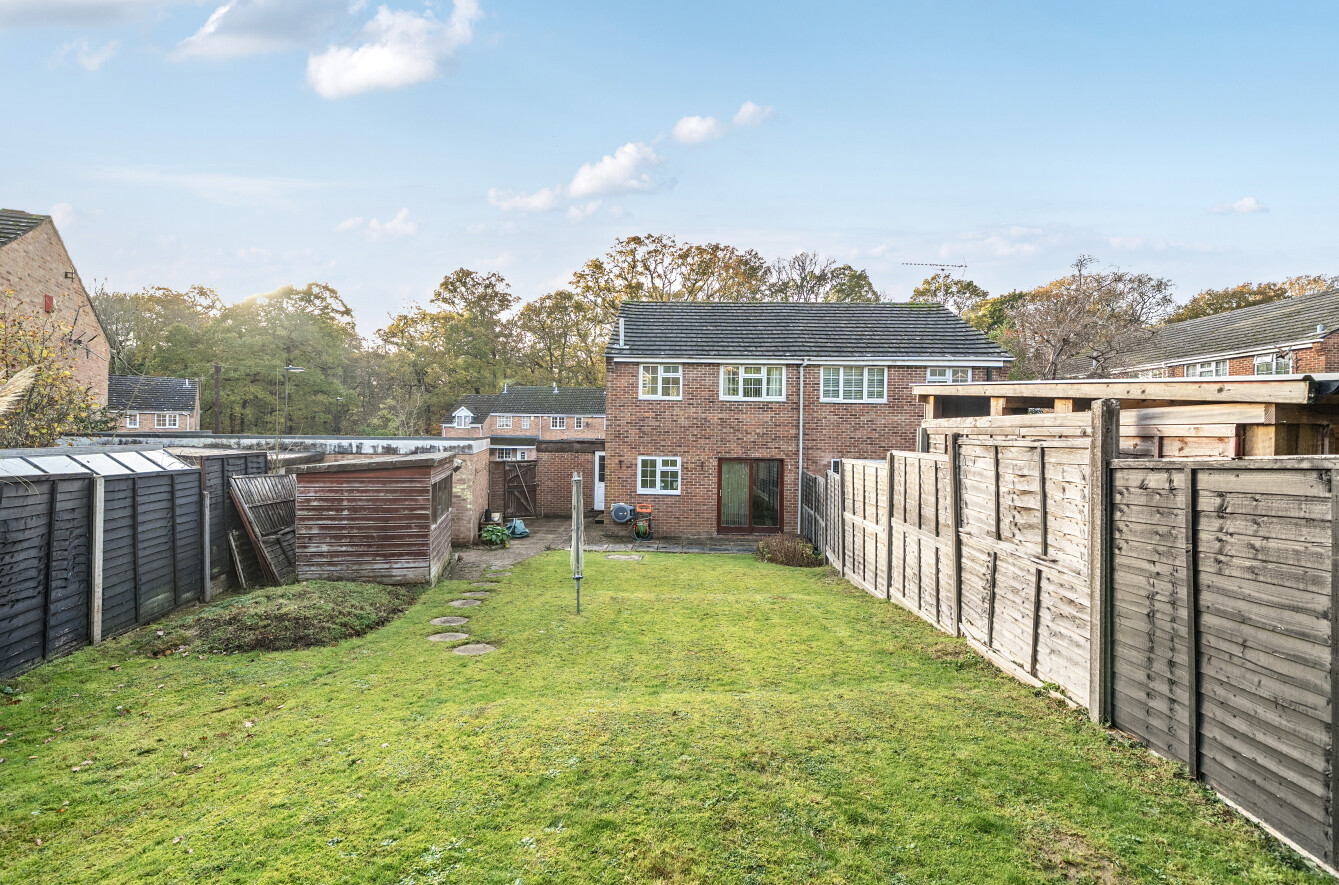 Goldcrest Gardens, Lordswood, Southampton, Hampshire, SO16 - Charters