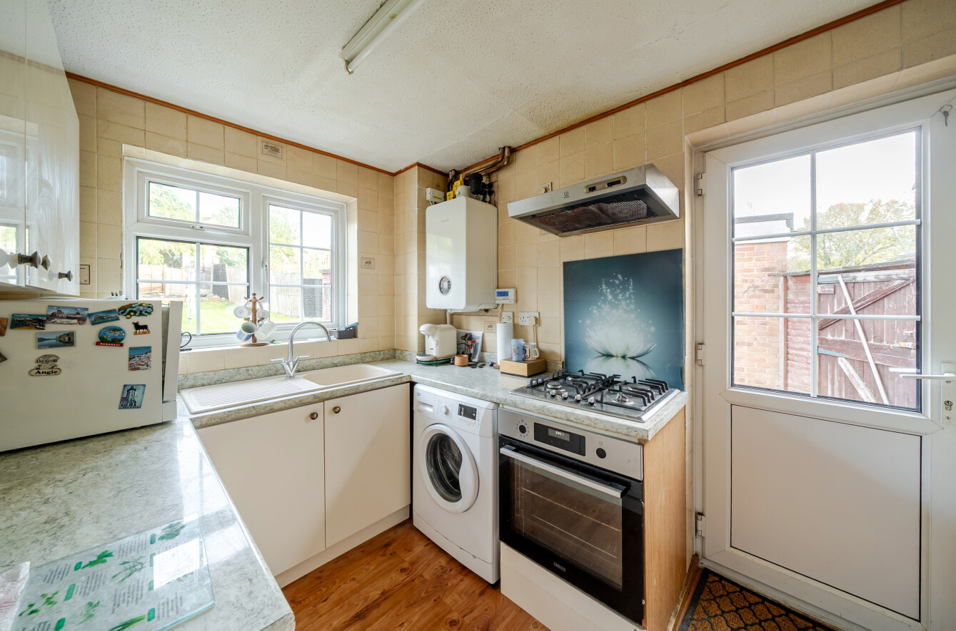 Goldcrest Gardens, Lordswood, Southampton, Hampshire, SO16 - Charters