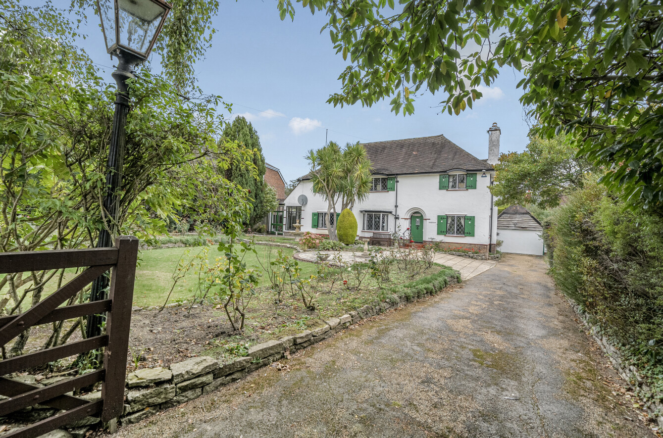 Bassett Crescent East, Bassett, Southampton, Hampshire, SO16