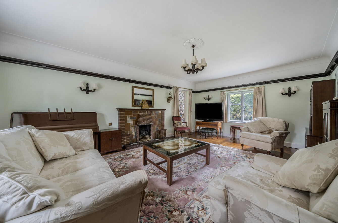 Bassett Crescent East, Bassett, Southampton, Hampshire, SO16