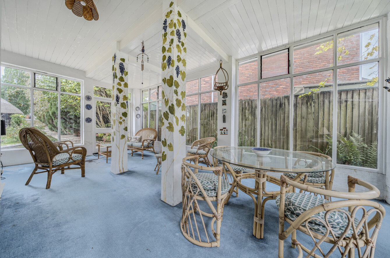 Bassett Crescent East, Bassett, Southampton, Hampshire, SO16