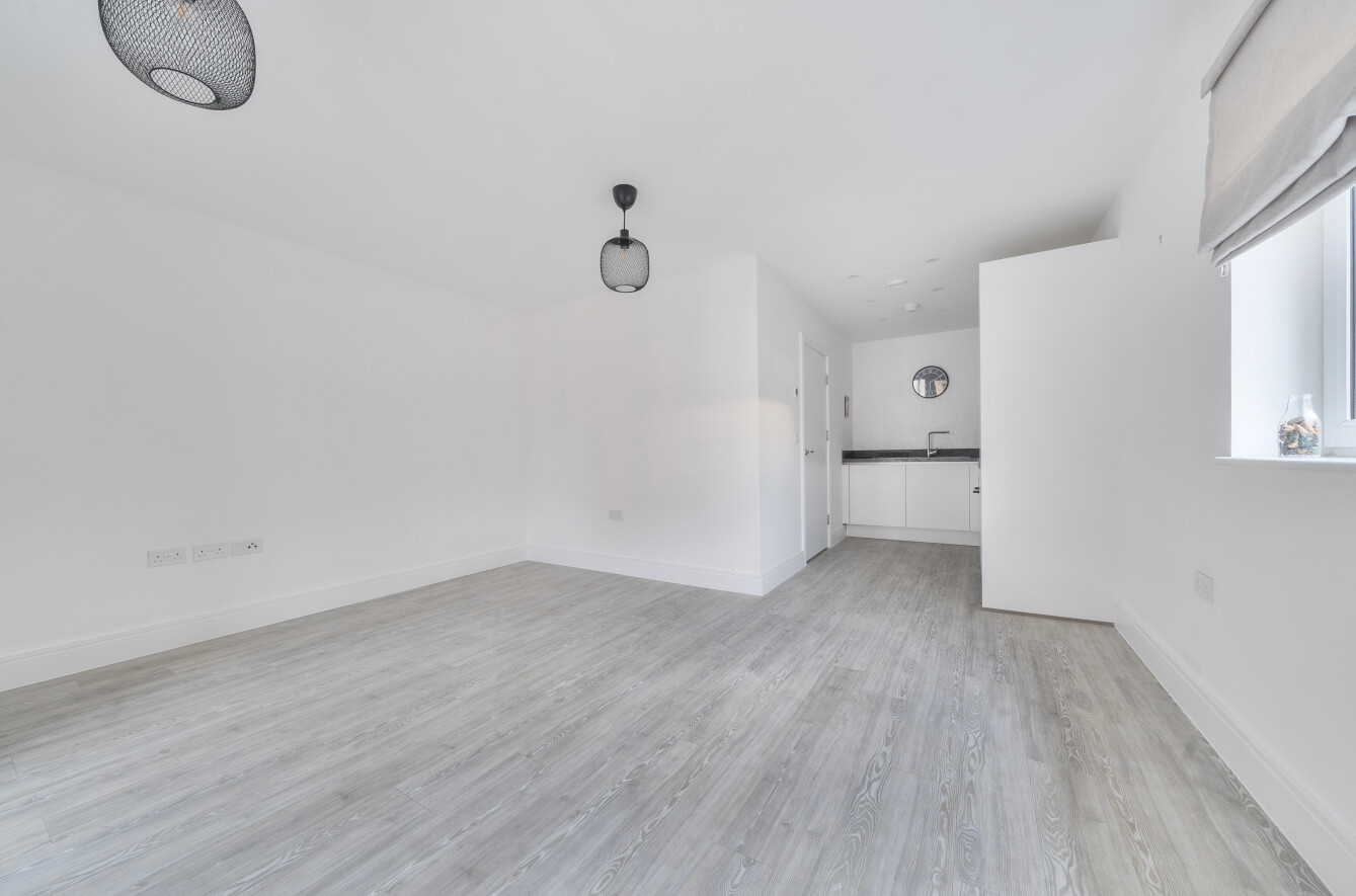 Thomas Blake Avenue, Southampton, Hampshire, SO14 - Charters