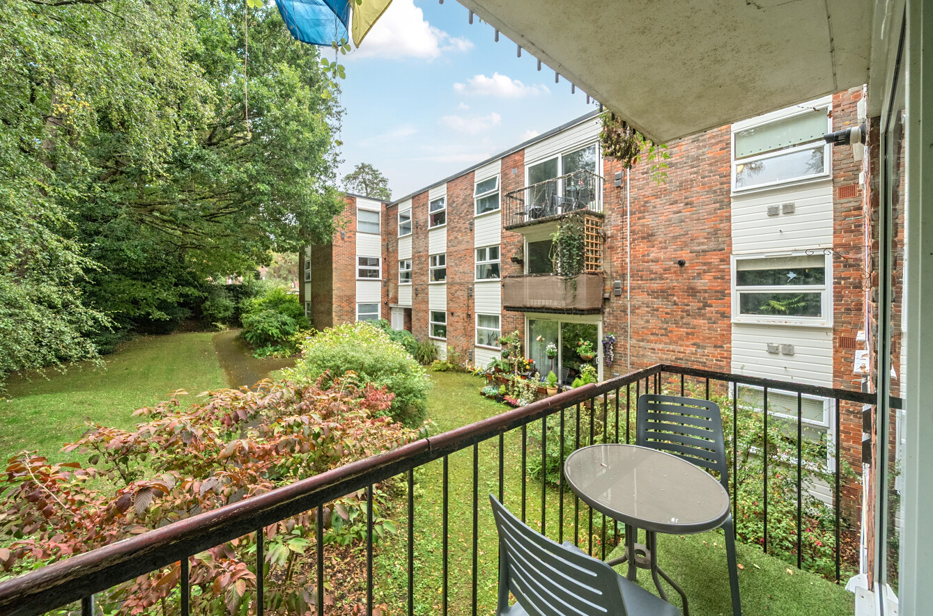 Lingwood Close, Bassett, Southampton, Hampshire, SO16 - Charters