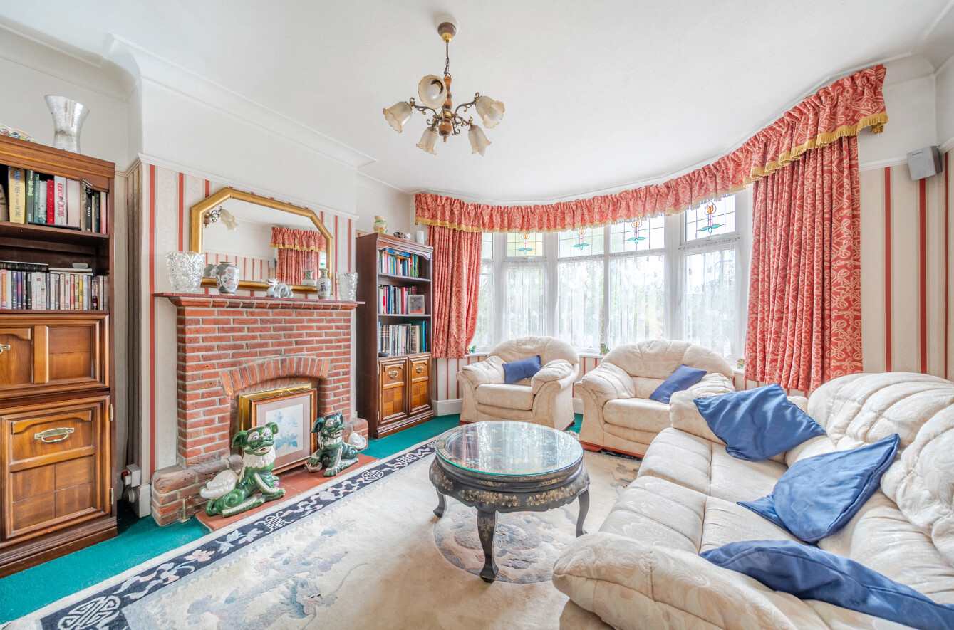 Raymond Road, Upper Shirley, Southampton, Hampshire, SO15 - Charters