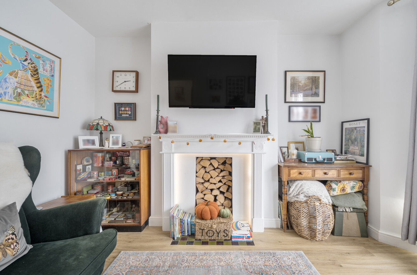 Testwood Road, Freemantle, Southampton, Hampshire, SO15 - Charters