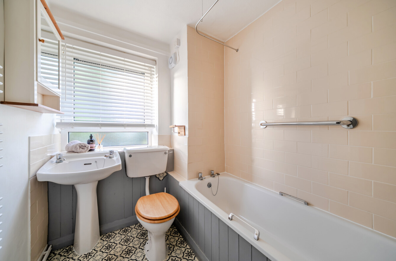 Cranford Way, Highfield, Southampton, Hampshire, SO17 - Charters