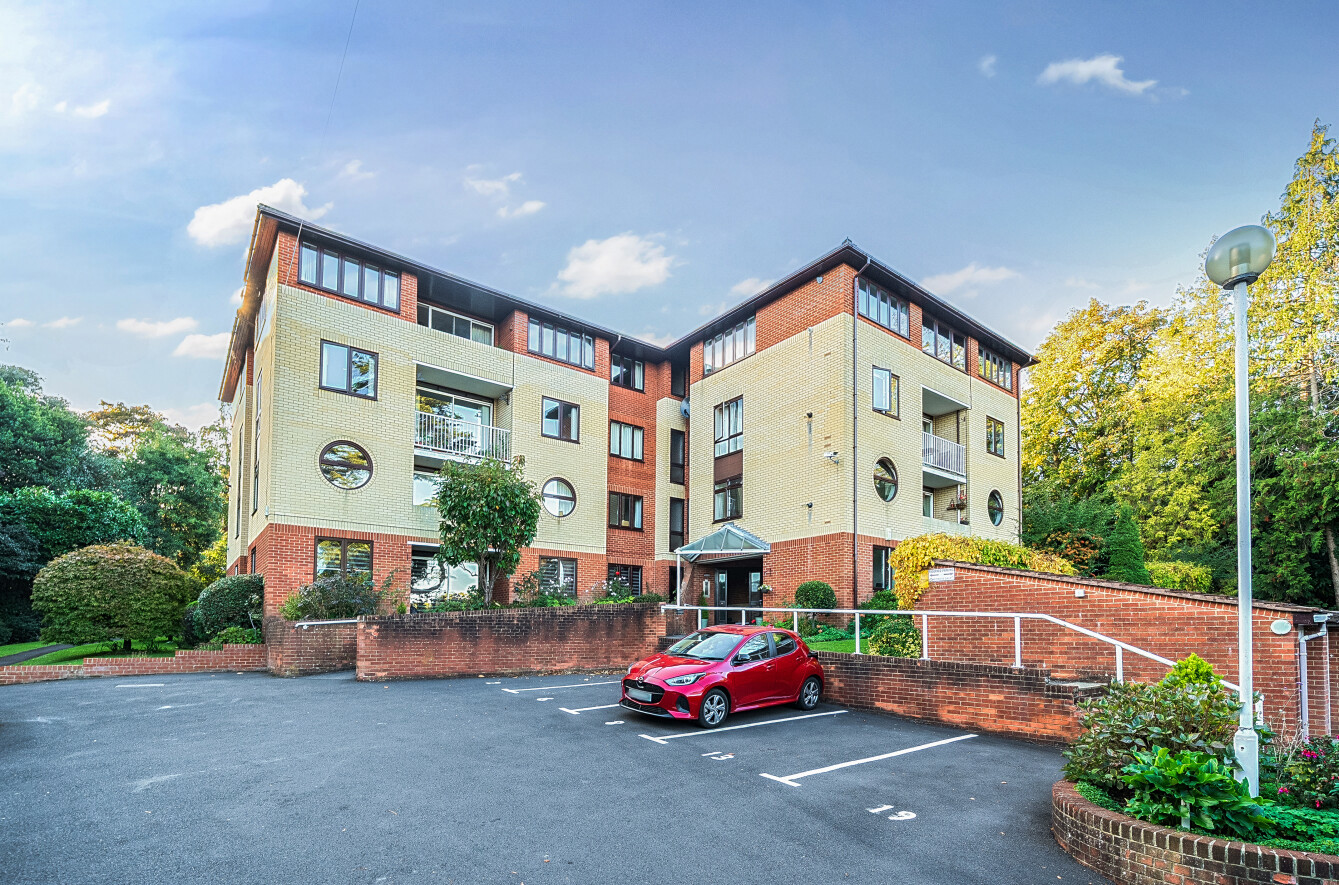 Denbigh Gardens, Bassett, Southampton, Hampshire, SO16