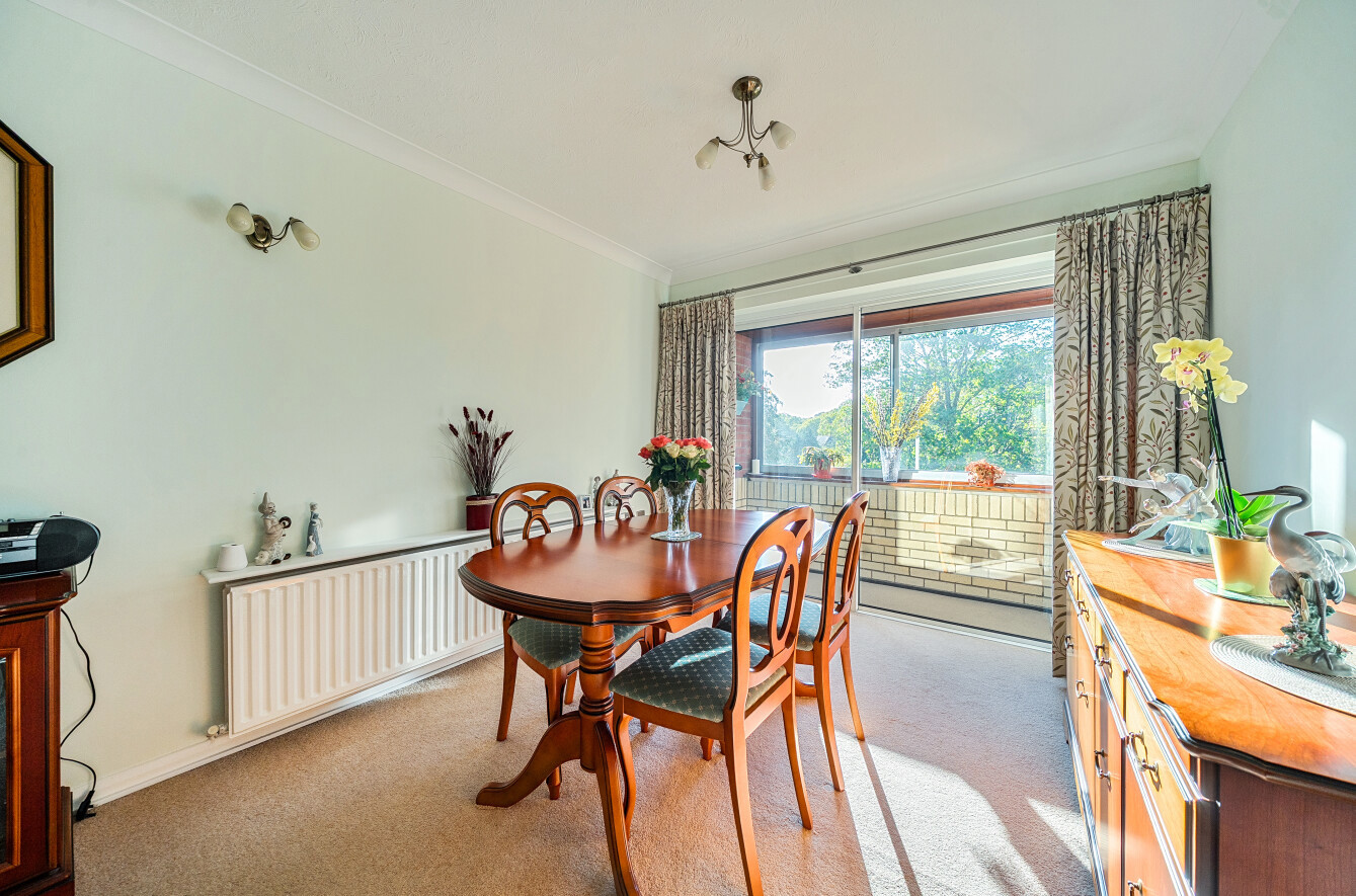Denbigh Gardens, Bassett, Southampton, Hampshire, SO16 - Charters