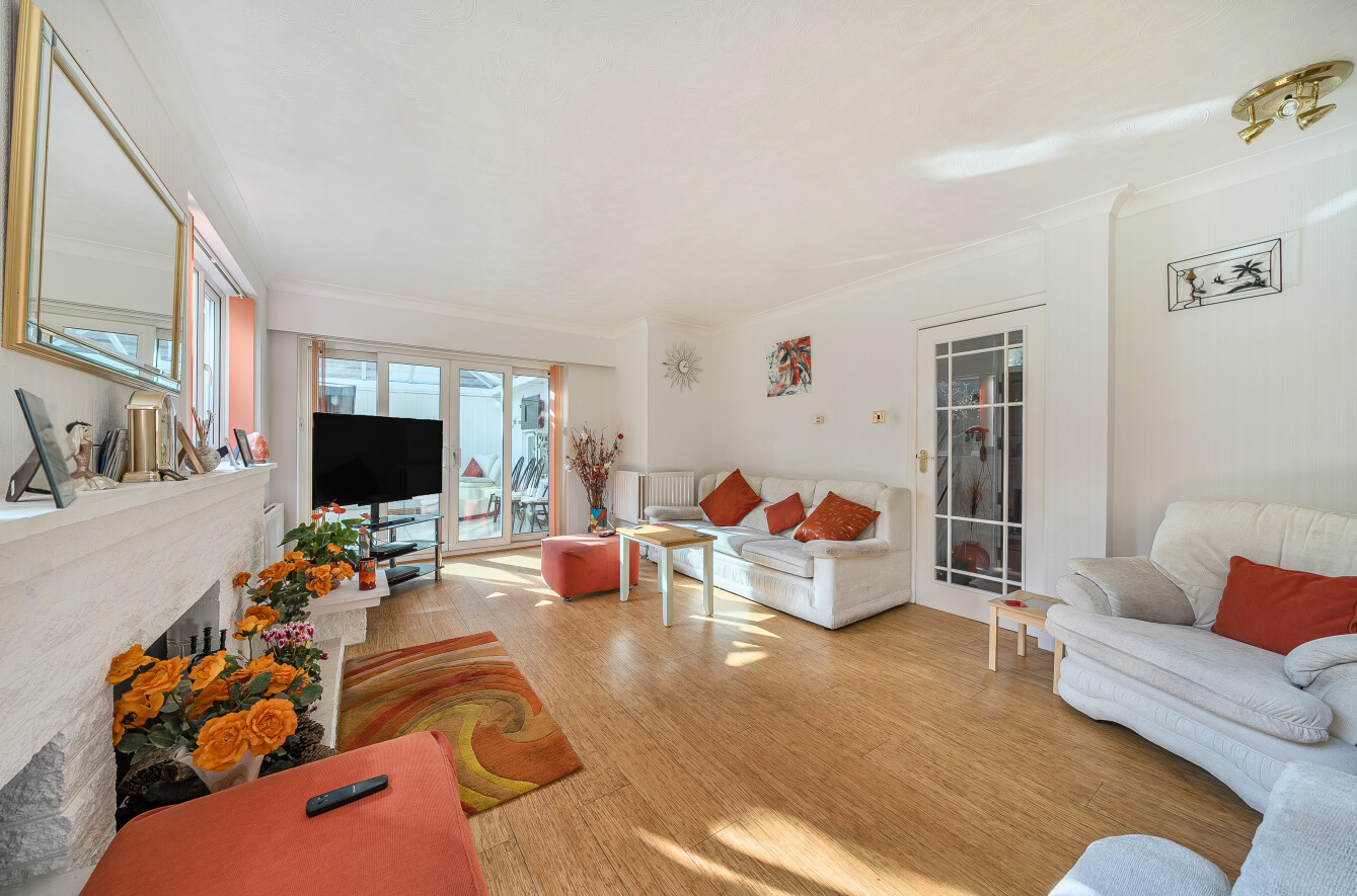 Lingwood Close, Bassett, Southampton, Hampshire, SO16 Lingwood Close, Bassett, Southampton, Hampshire, SO16 - Charters