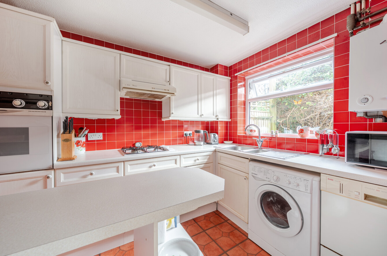 Oakwood Drive, Lordswood, Southampton, Hampshire, SO16 - Charters