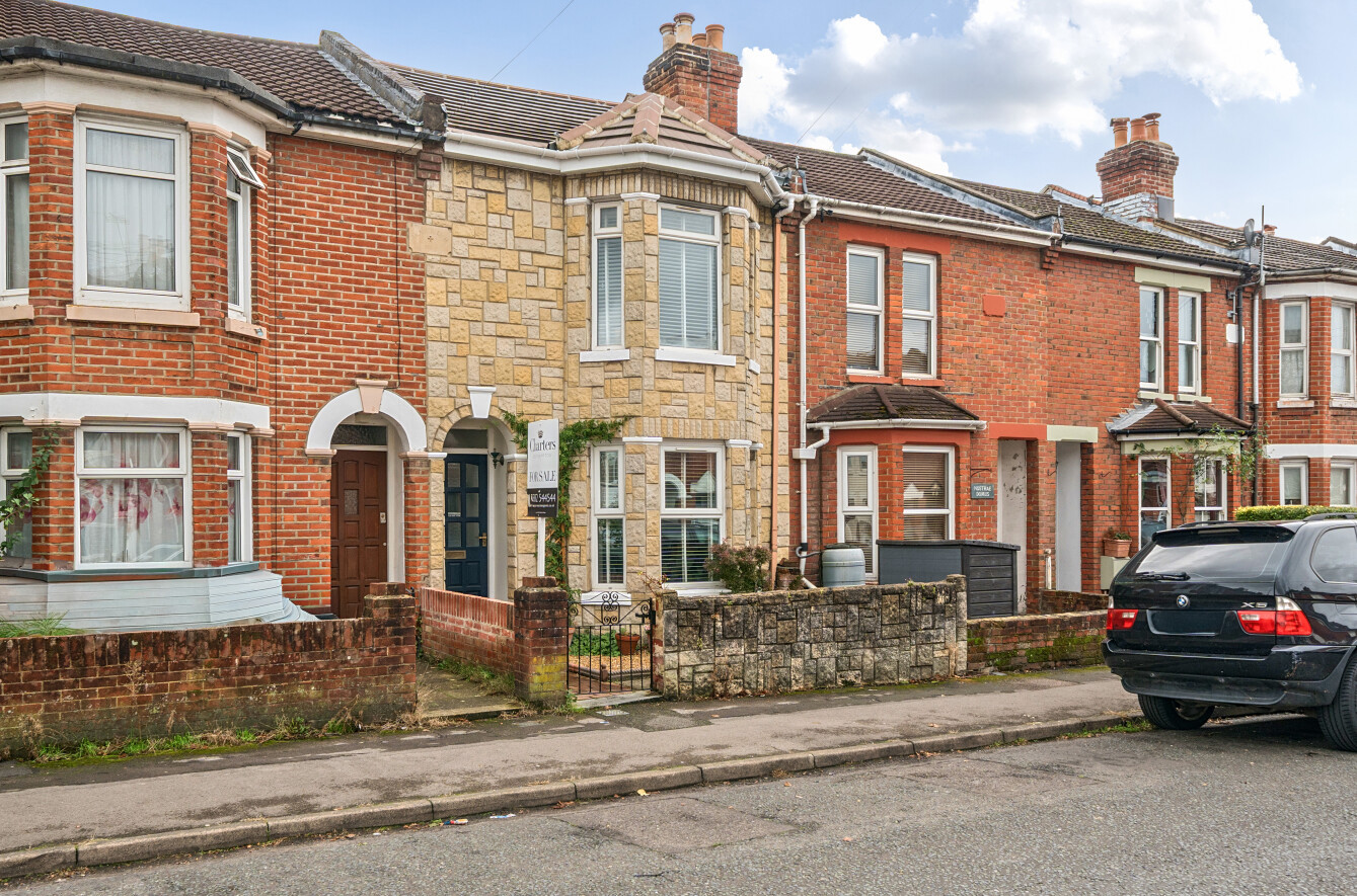 English Road, Shirley, Southampton, Hampshire, SO15 English Road, Shirley, Southampton, Hampshire, SO15 - Charters