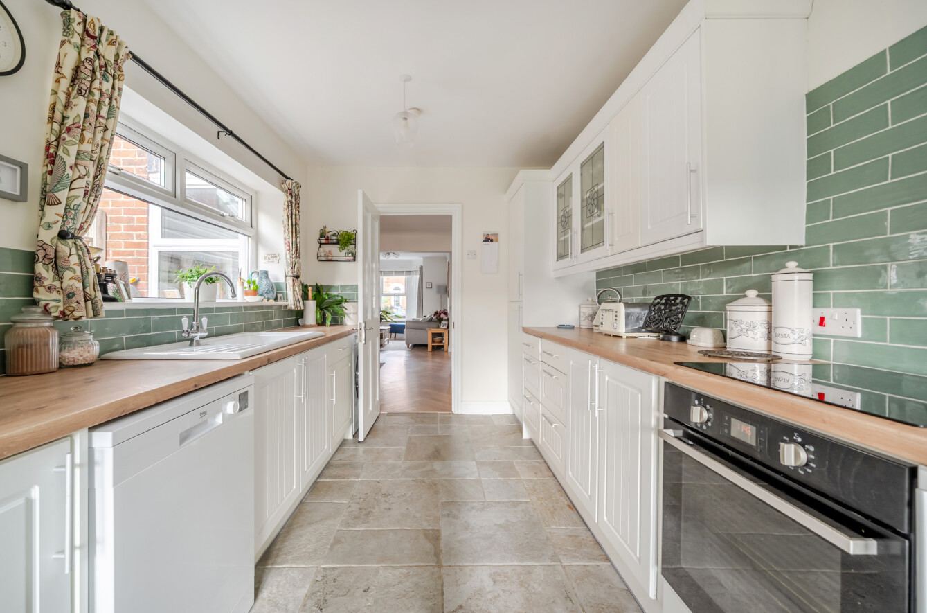 English Road, Shirley, Southampton, Hampshire, SO15 English Road, Shirley, Southampton, Hampshire, SO15 - Charters