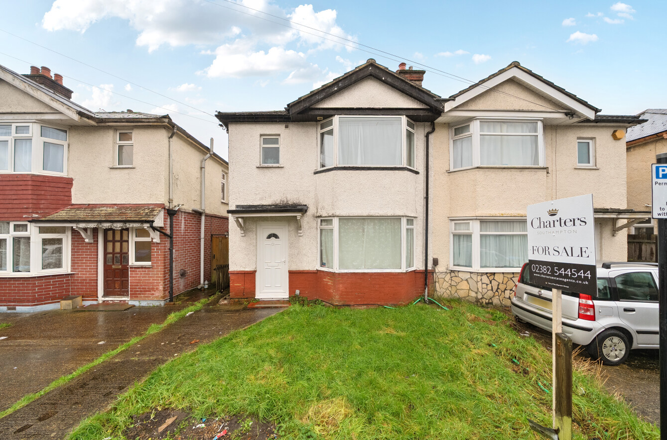 Honeysuckle Road, Bassett Green, Southampton, Hampshire, SO16