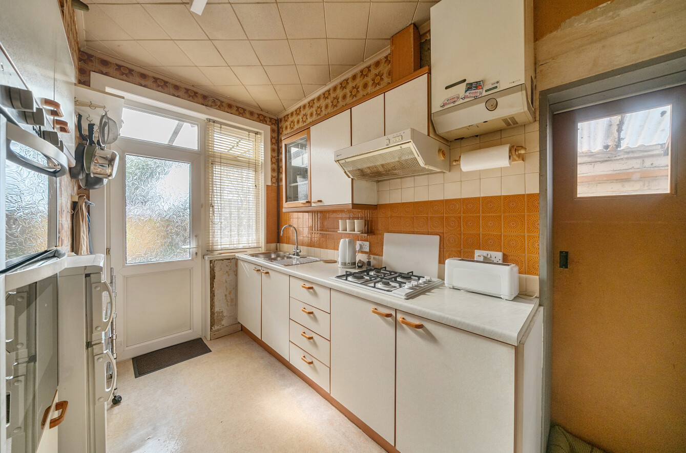 Twyford Avenue, Upper Shirley, Southampton, Hampshire, SO15 - Charters