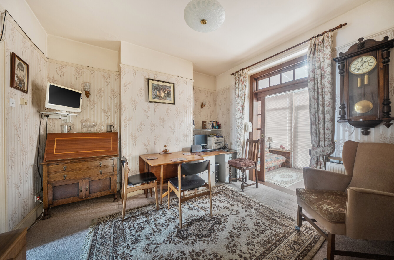 Twyford Avenue, Upper Shirley, Southampton, Hampshire, SO15 - Charters