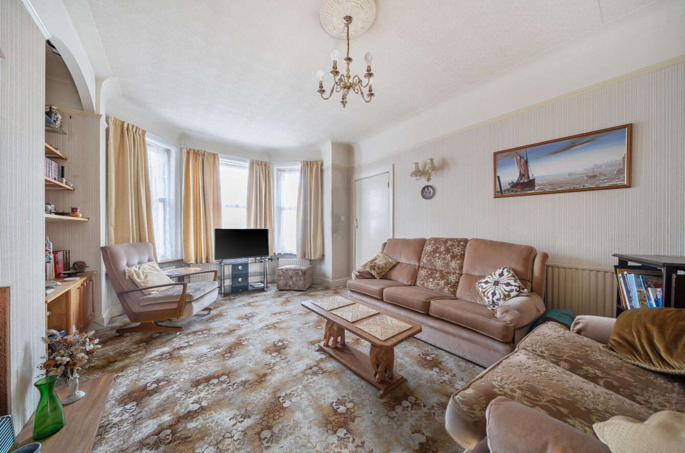 Twyford Avenue, Upper Shirley, Southampton, Hampshire, SO15 - Charters