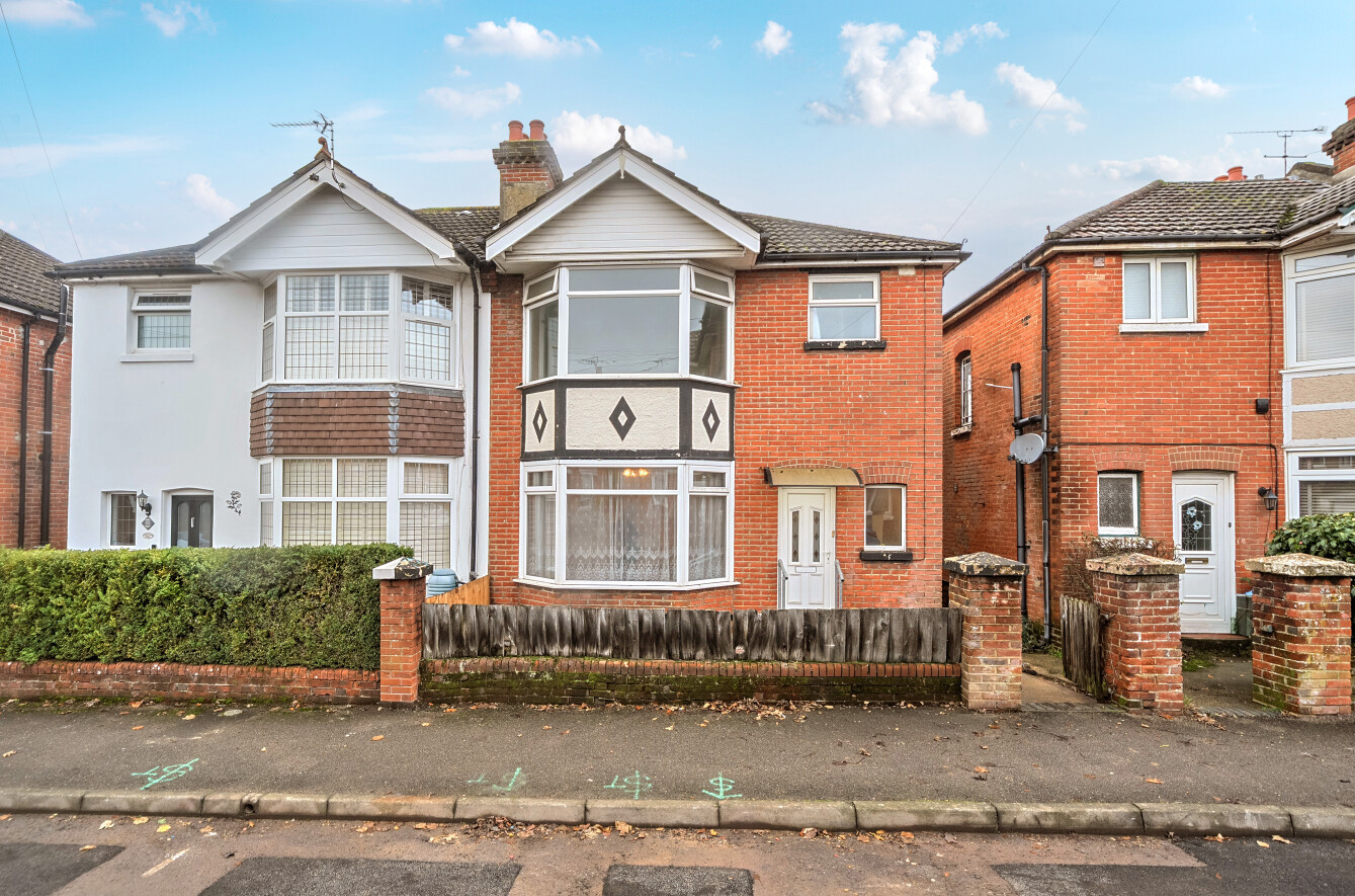 Whitelaw Road, Southampton, Hampshire, SO15 Whitelaw Road, Southampton, Hampshire, SO15 - Charters