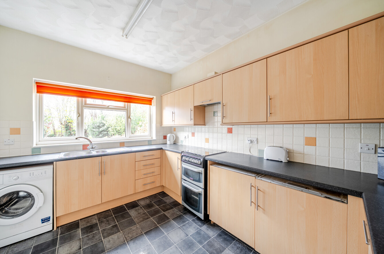 Whitelaw Road, Southampton, Hampshire, SO15 Whitelaw Road, Southampton, Hampshire, SO15 - Charters