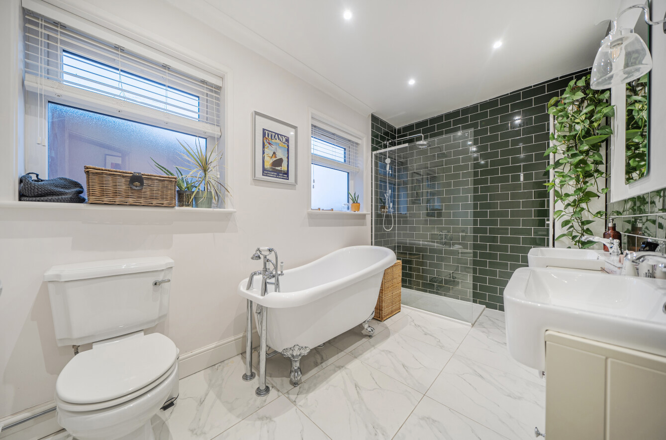 Norfolk Road, Shirley, Southampton, Hampshire, SO15 Norfolk Road, Shirley, Southampton, Hampshire, SO15 - Charters