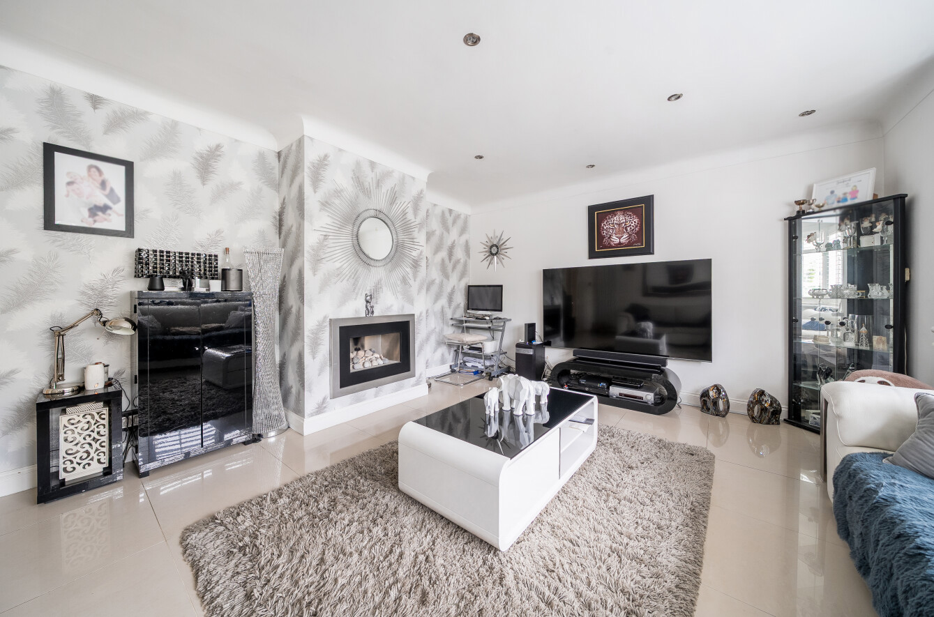 Springford  Close, Lordswood, Southampton, Hampshire, SO16 - Charters