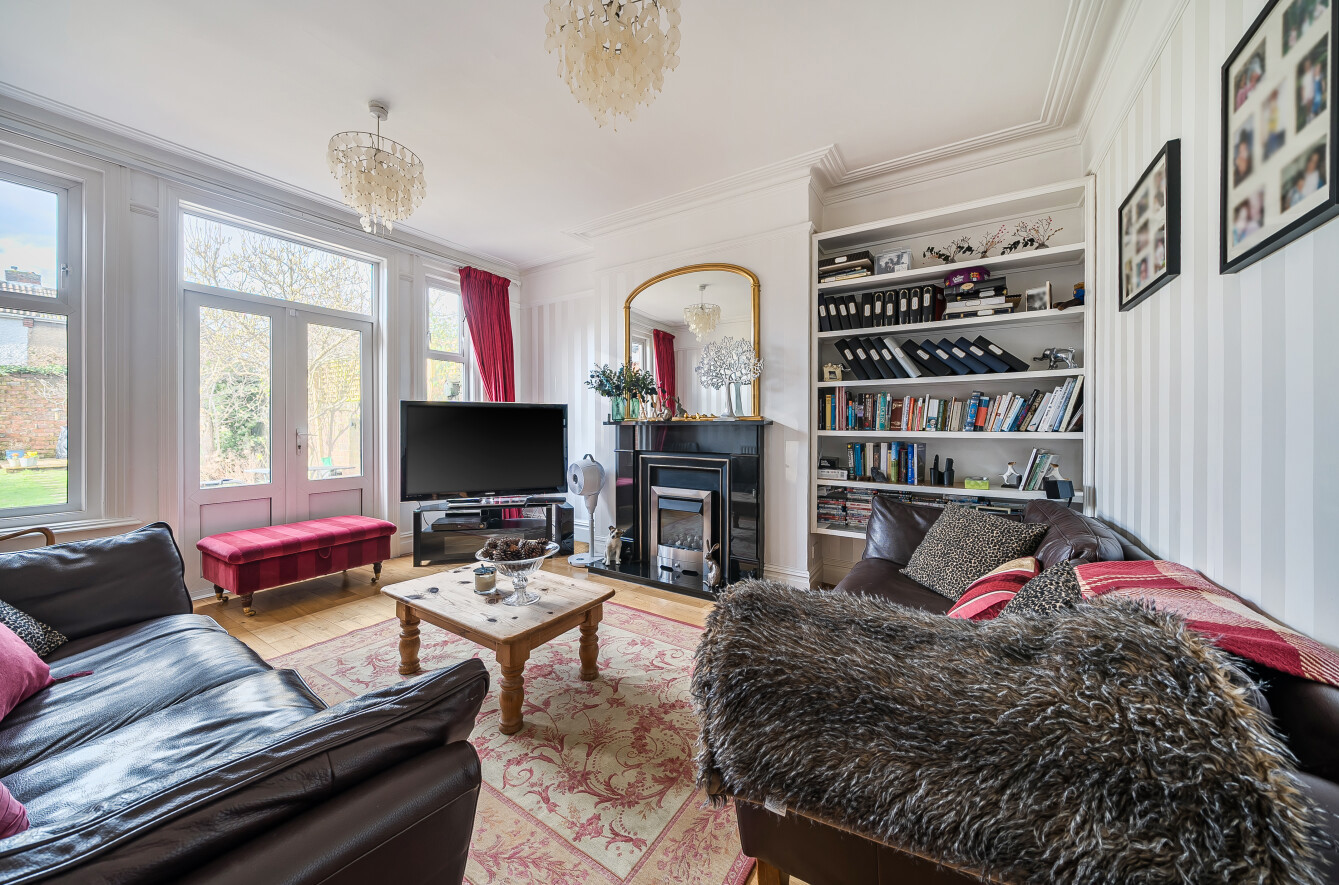 Shirley Avenue, Upper Shirley, Southampton, Hampshire, SO15 - Charters