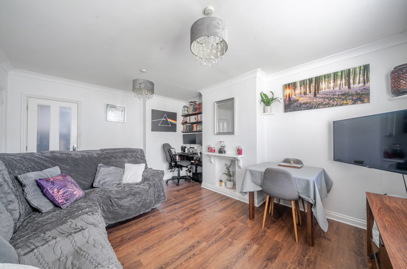 Honeysuckle Road, Bassett Green, Southampton, Hampshire, SO16