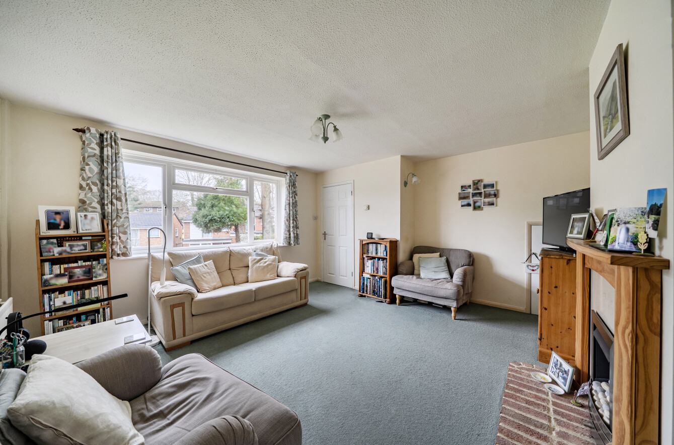 Oakwood Drive, Lordswood, Southampton, Hampshire, SO16