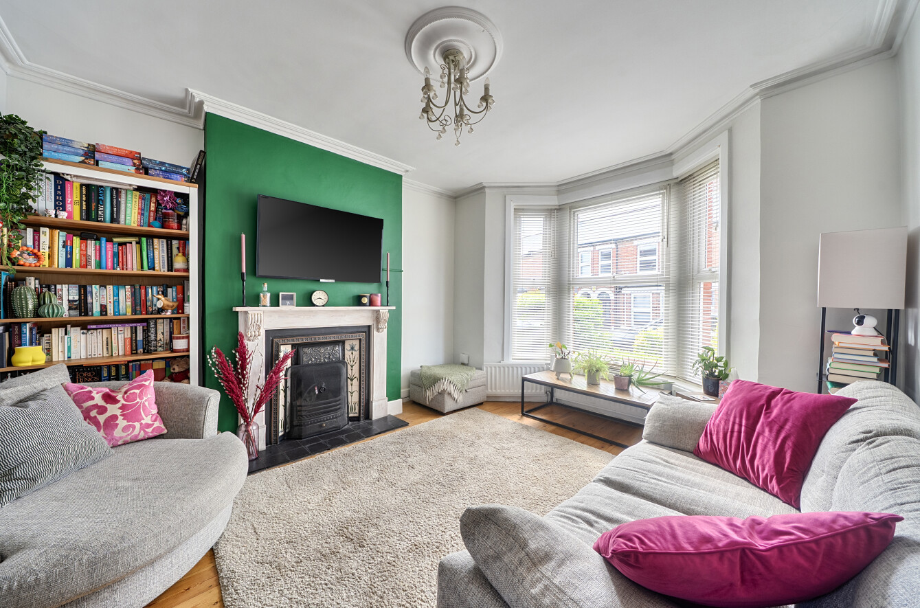 Marchwood Road, Freemantle, Southampton, Hampshire, SO15 - Charters