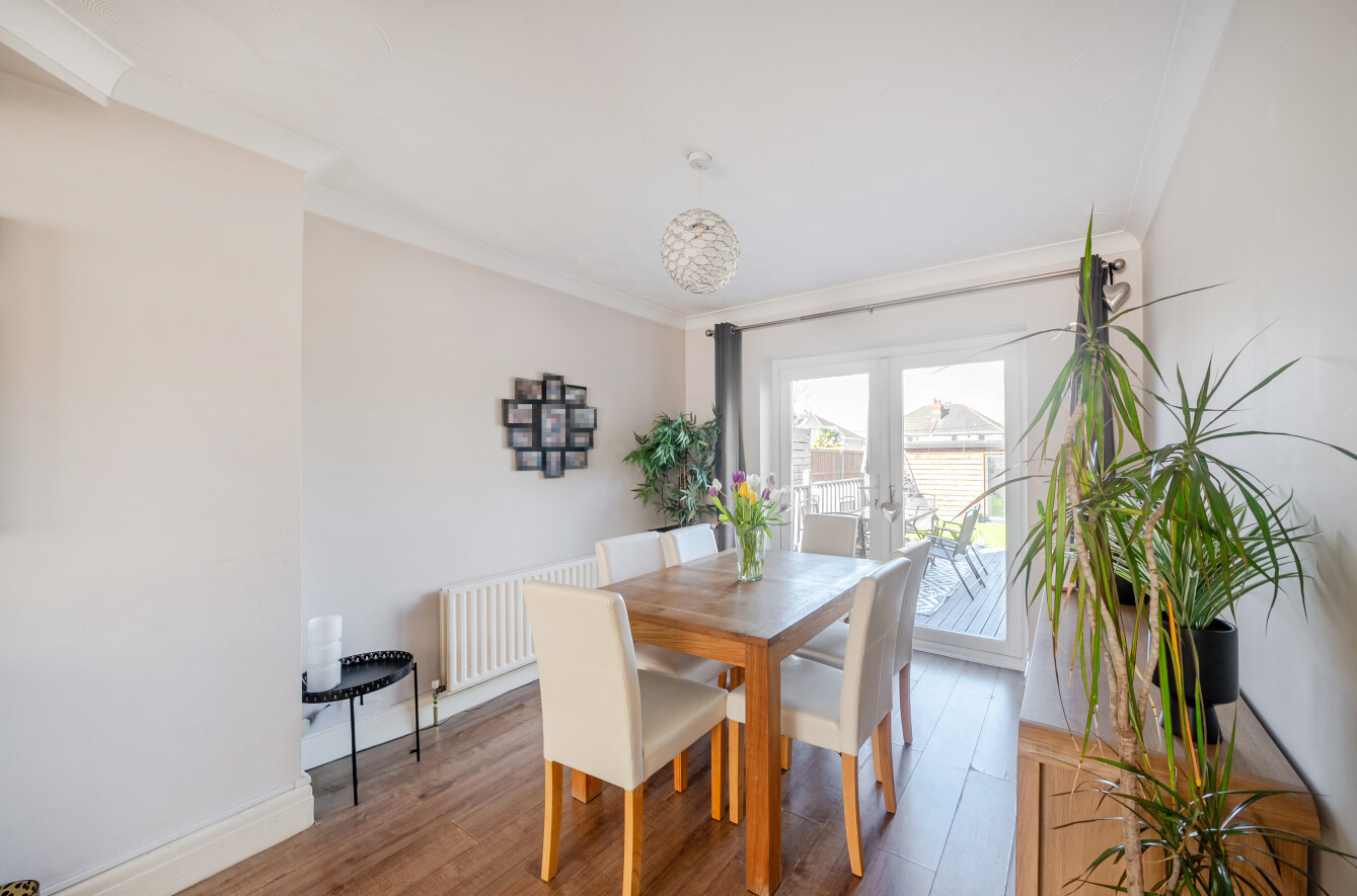 Westfield Road, Regents Park, Southampton, Hampshire, SO15 Westfield Road, Regents Park, Southampton, Hampshire, SO15 - Charters