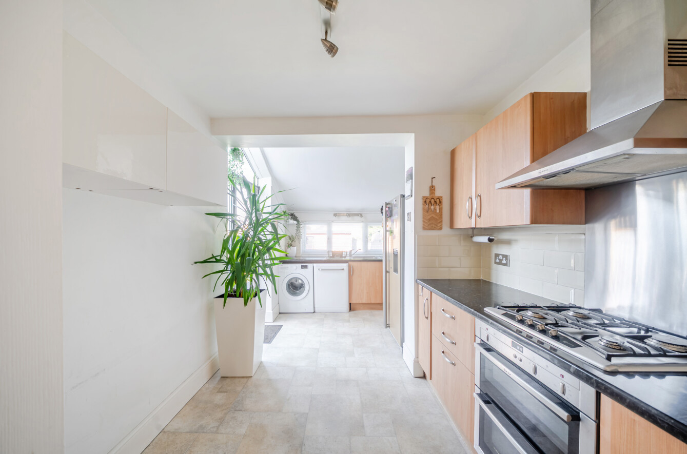 Westfield Road, Regents Park, Southampton, Hampshire, SO15 Westfield Road, Regents Park, Southampton, Hampshire, SO15 - Charters