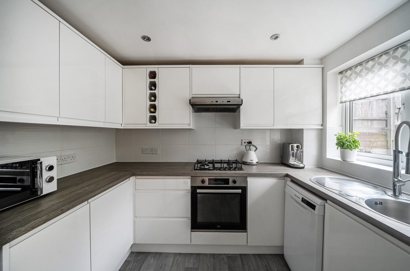 Oakwood Drive, Lordswood, Southampton, Hampshire, SO16 - Charters