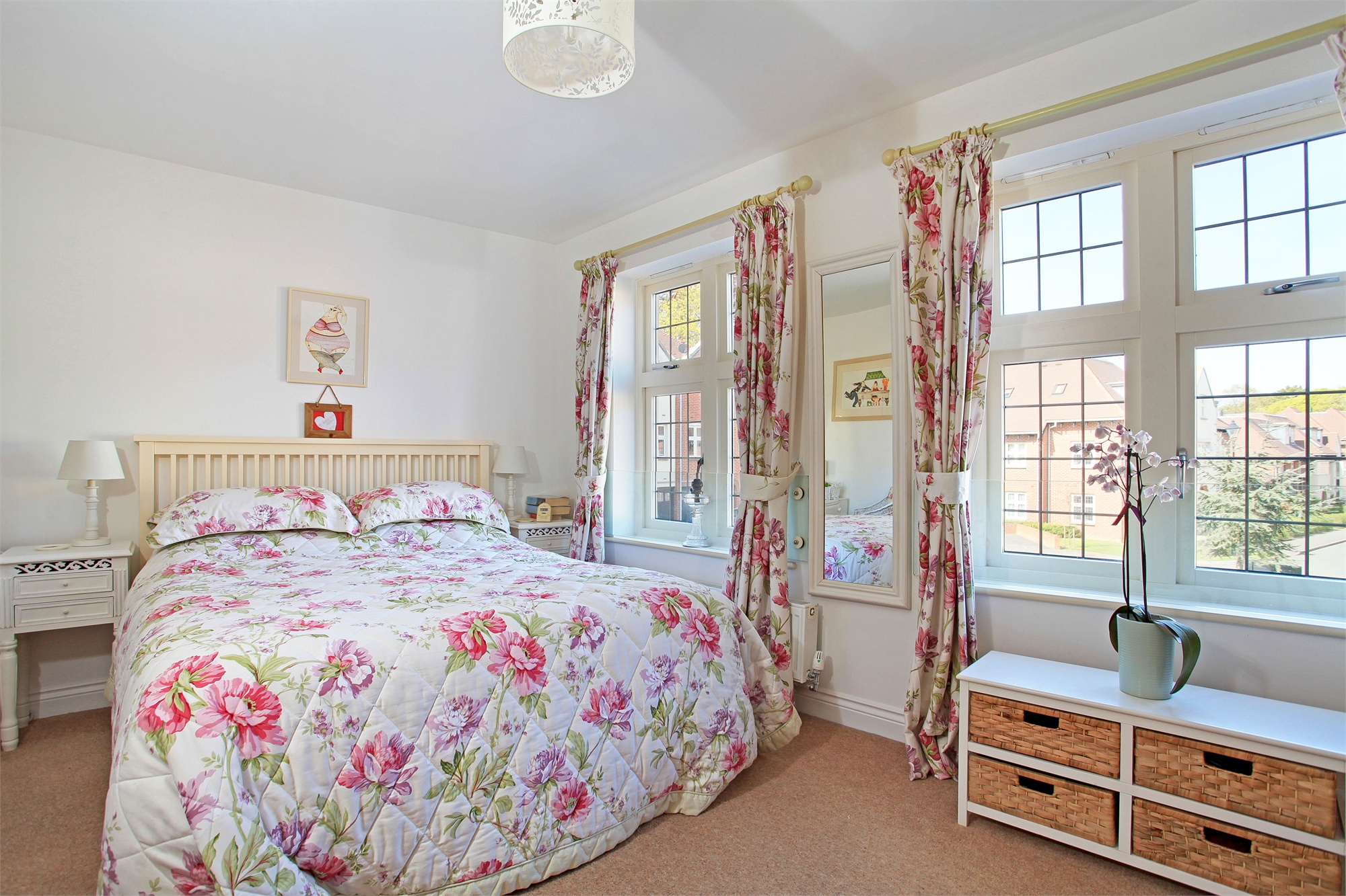 Royal Crescent, Winchester, Hampshire, SO22 - Charters