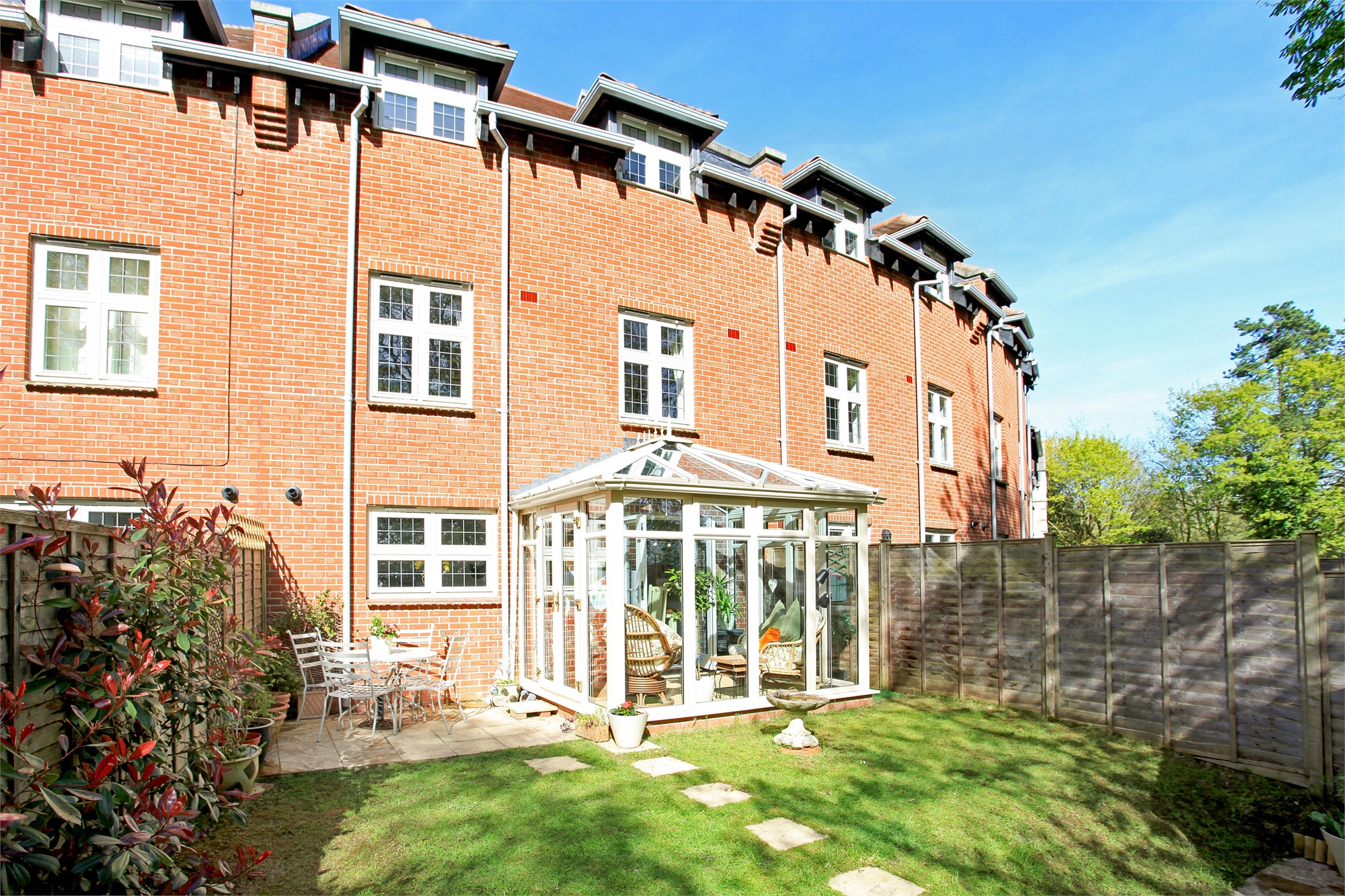 Royal Crescent, Winchester, Hampshire, SO22 - Charters