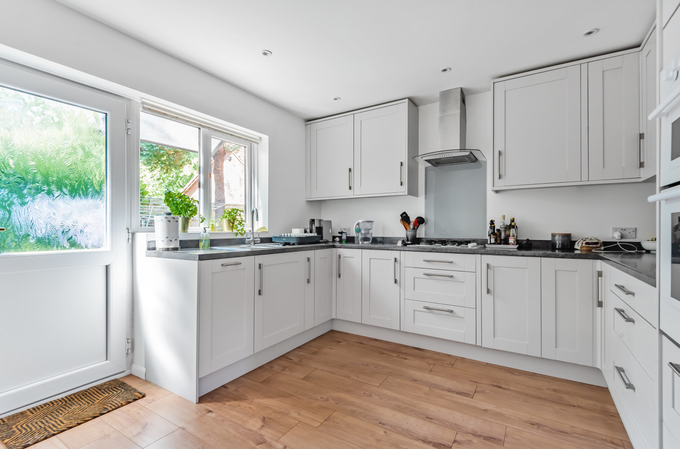 Bere Close, Winchester, SO22 - Charters