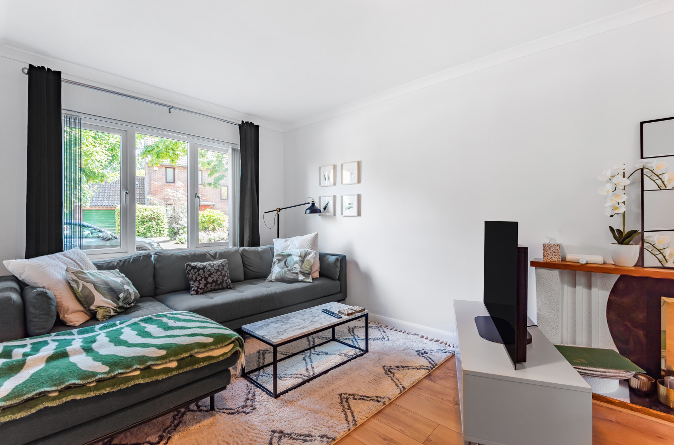 Bere Close, Winchester, SO22 - Charters