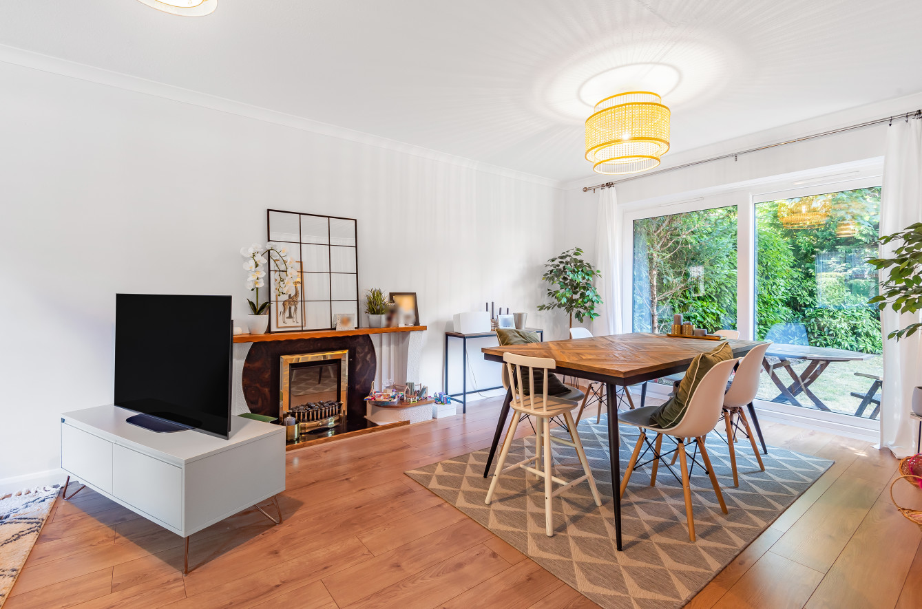 Bere Close, Winchester, SO22 - Charters