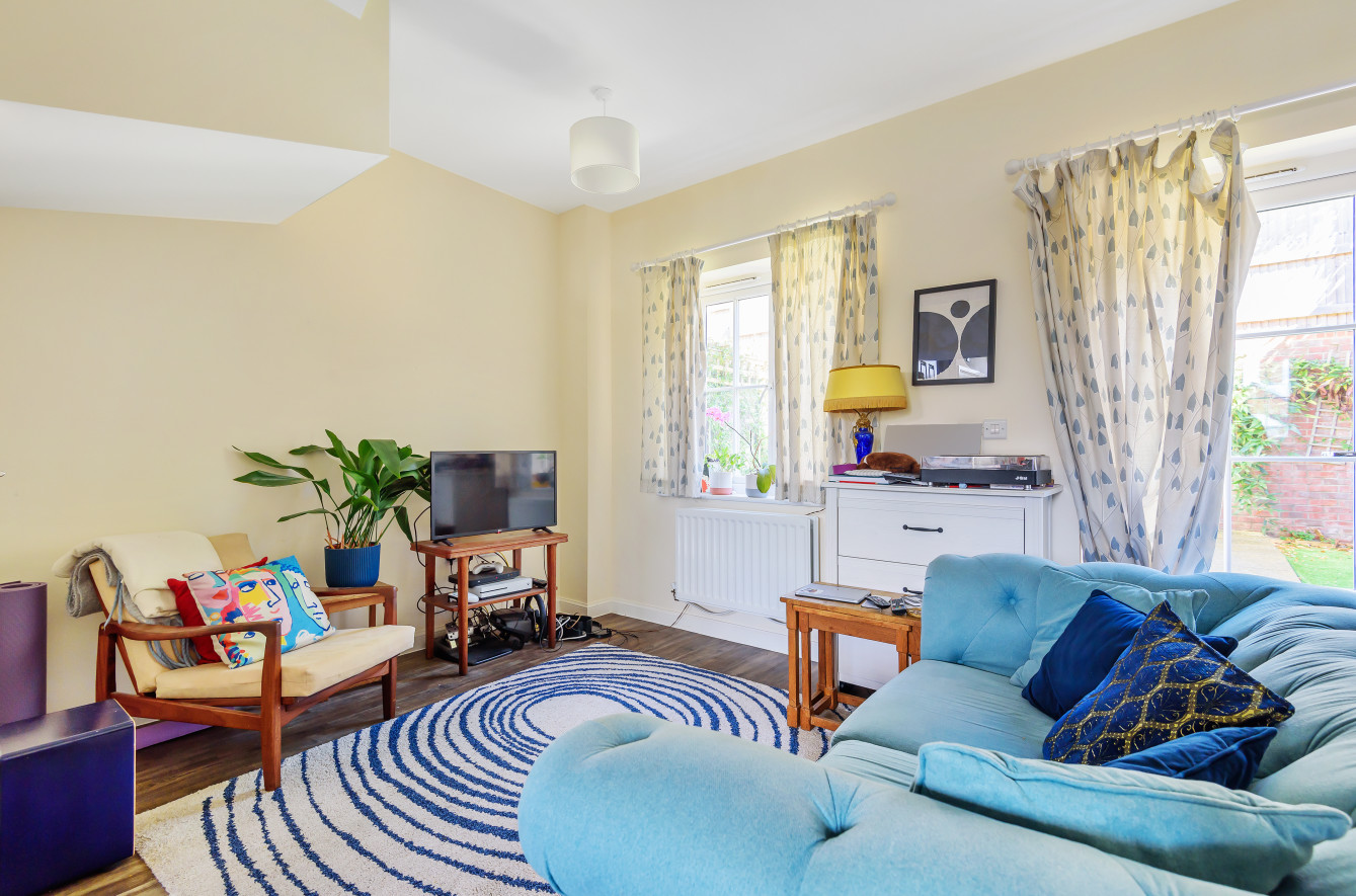 Pitt Road, Winchester, SO22 - Charters