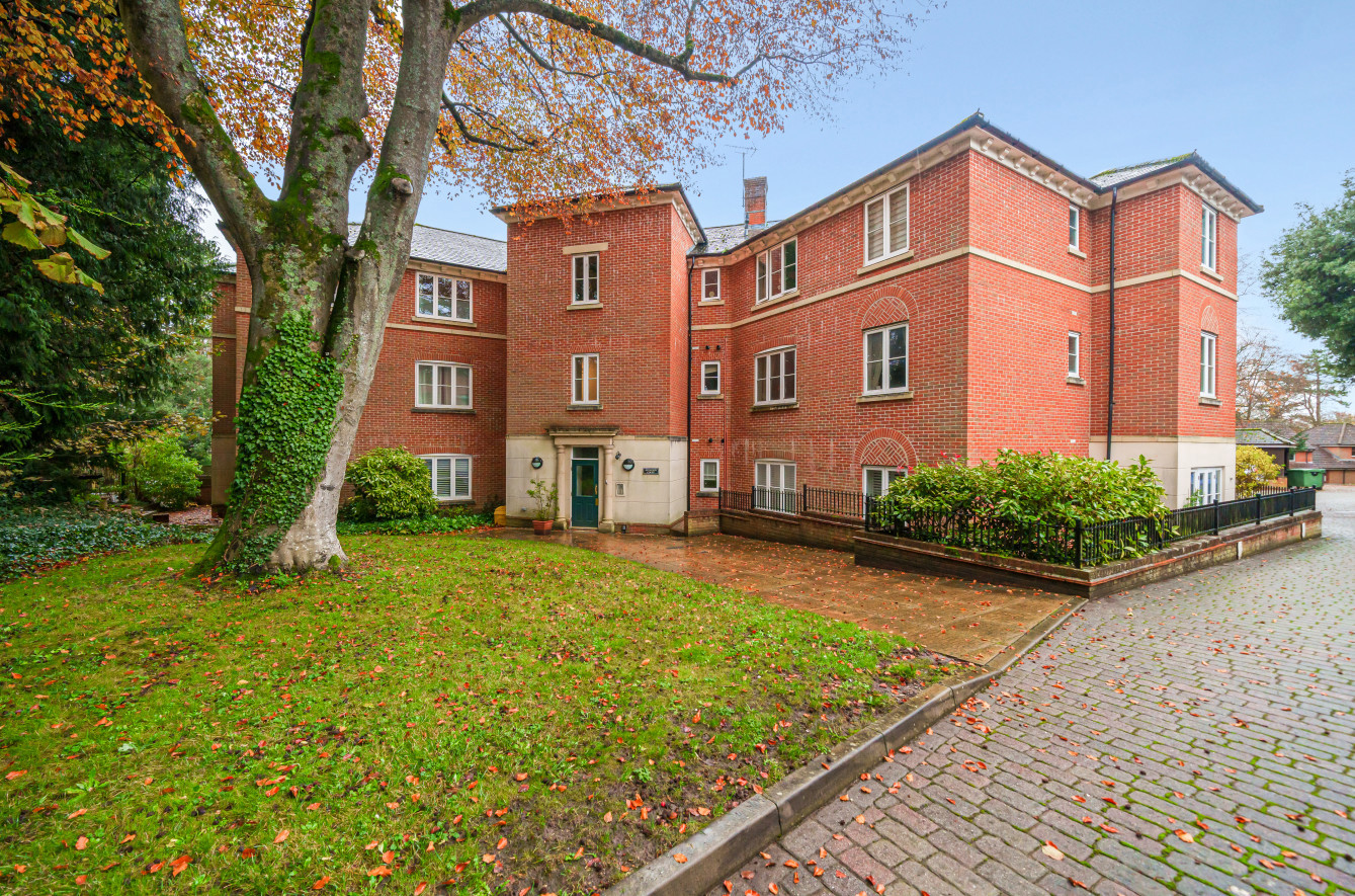 Marnhull Rise, Winchester, Hampshire, SO22 - Charters