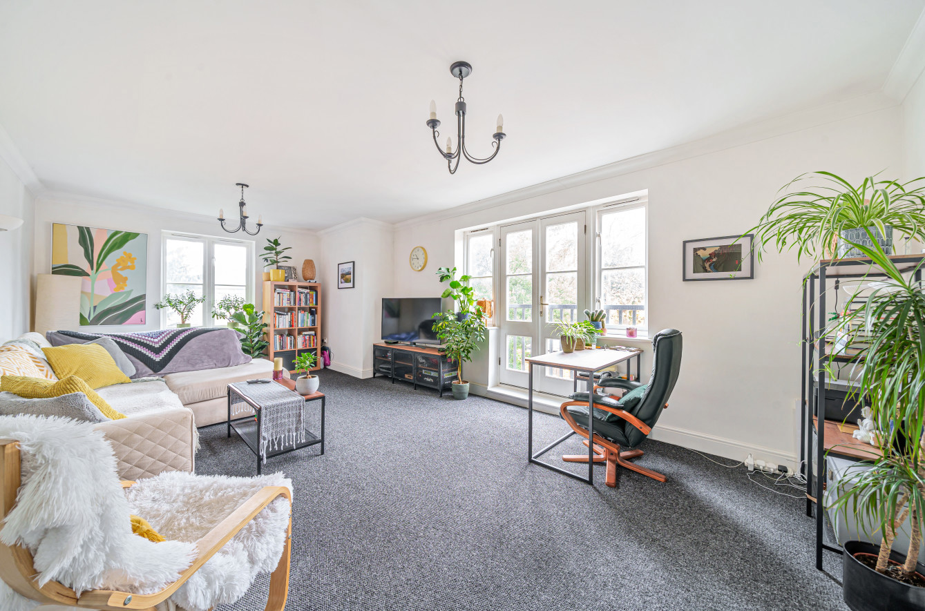 Marnhull Rise, Winchester, Hampshire, SO22 - Charters