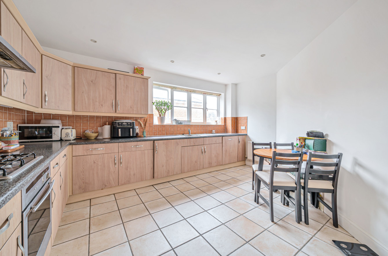 Marnhull Rise, Winchester, Hampshire, SO22 - Charters