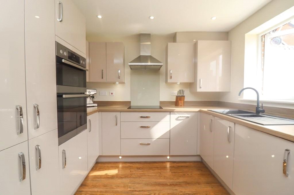 Badgers Bolt, Colden Common, Winchester, Hampshire, SO21 - Charters