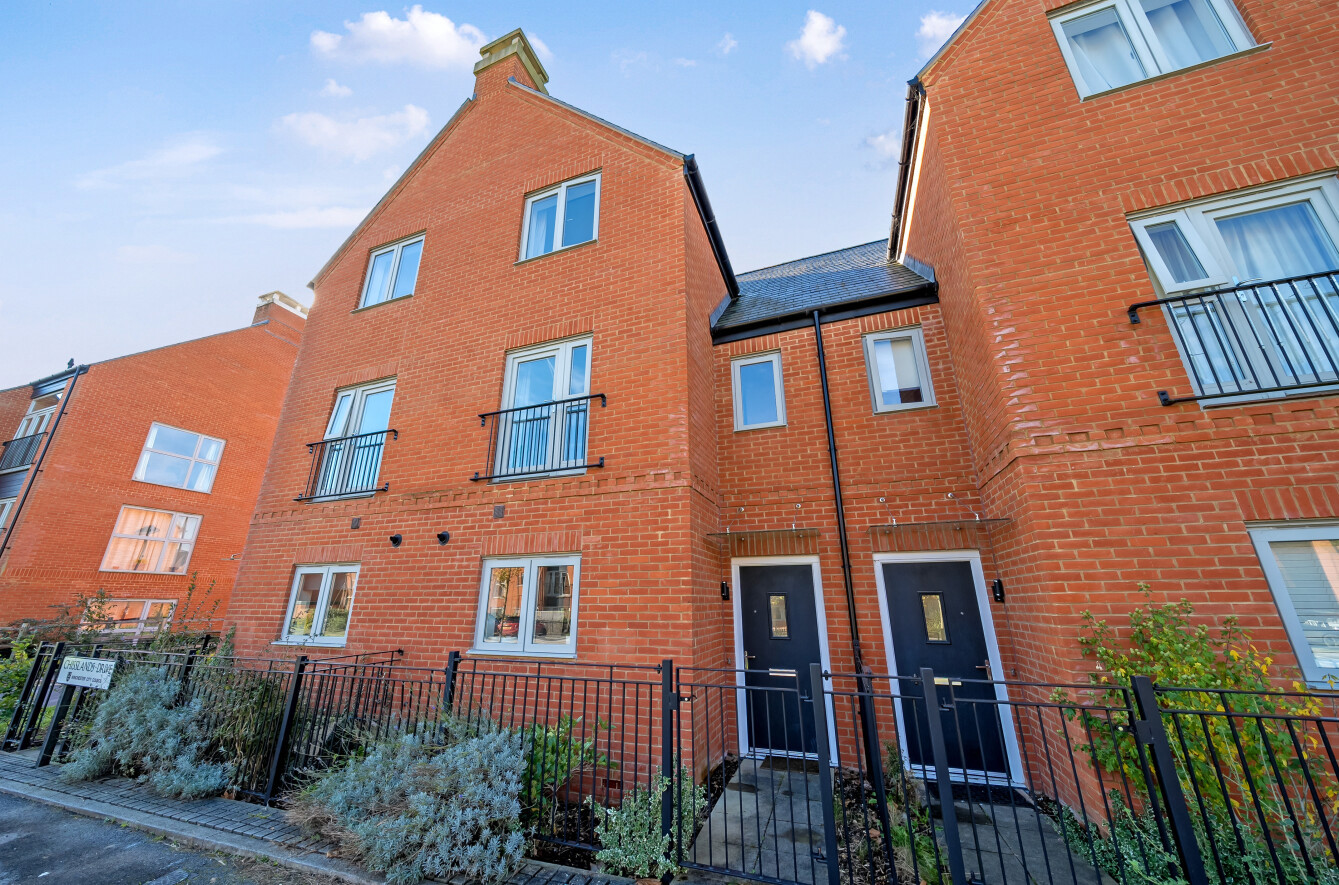 Chisslands Drive, Winchester, Hampshire, SO22 - Charters