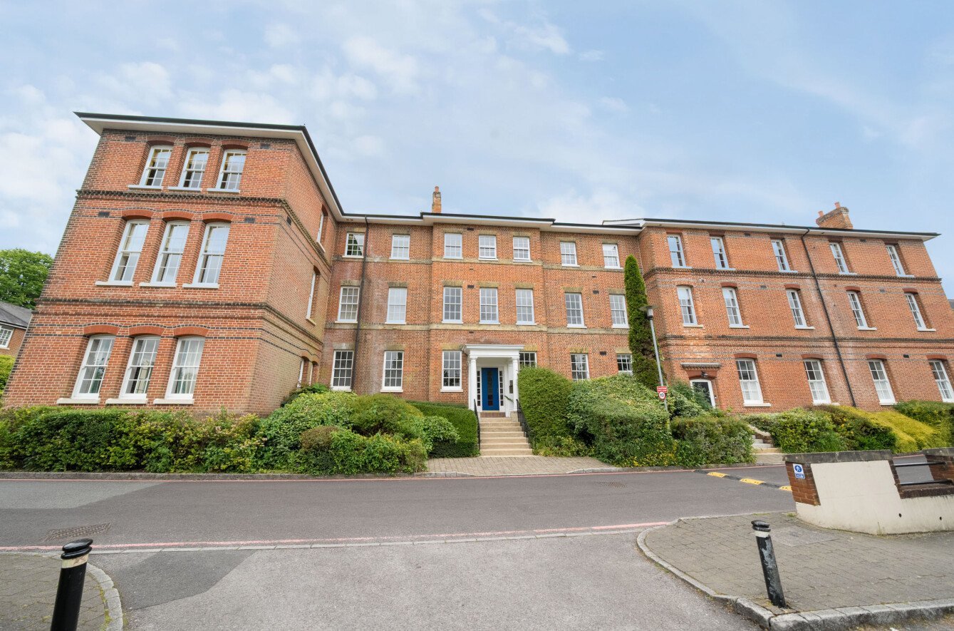 Alison Way, Winchester, Hampshire, SO22 - Charters